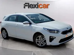 Blanco Usado 2021 Kia Ceed Berlina | 14.190 € (Precio justo)