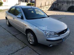 Gris / plata Usado 2003 Ford Mondeo Trend Berlina | 2800 € (Precio justo)