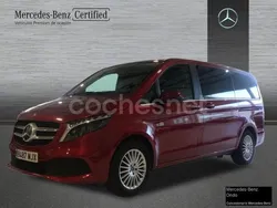 Rojo Usado 2023 Mercedes V220 Avantgarde Monovolumen | 66.900 €