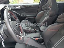 Gris / plata Usado 2024 Ford Focus ST Berlina | 30.500 € (Precio justo)