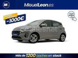 Gris / plata Usado 2023 Hyundai i10 Utilitario | 12.985 € (Precio justo)