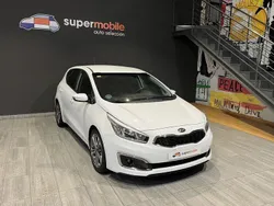 Blanco Usado 2016 Kia Ceed Berlina | 13.500 € (Un poco caro)