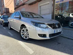Gris / plata Usado 2011 Renault Latitude Privilege Berlina | 9480 €