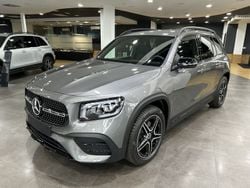 Gris Usado 2023 Mercedes GLB200 SUV | 56.608 €