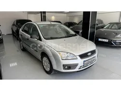 Gris / plata Usado 2006 Ford Focus Trend Berlina | 6900 € (Un poco caro)