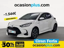 Blanco Usado 2021 Toyota Yaris Hybrid Business Edition Berlina | 16.990 € (Precio justo)