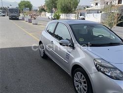 Gris / plata Usado 2010 Renault Clio II Exception Berlina | 3500 € (Precio justo)