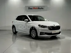 Blanco Usado 2024 Skoda Fabia Ambition Berlina | 17.500 € (Precio justo)