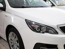 Blanco Usado 2019 Peugeot 308 Style Familiar | 13.040 € (Caro)