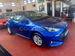 Azul Usado 2023 Toyota Yaris Hybrid Business Edition Berlina | 17.090 € (Buen precio)