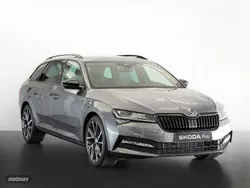 Gris Usado 2023 Skoda Superb SportLine Familiar | 35.900 € (Un poco caro)