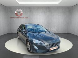 Gris / plata Usado 2021 Ford Focus Trend Berlina | 9990 € (Precio justo)