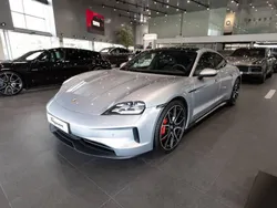 Plata dolomita metalizado Nuevo 2024 Porsche Taycan 4S Berlina | 167.842 €