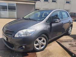 Gris / plata Usado 2011 Toyota Auris Active Berlina | 5900 € (Precio justo)