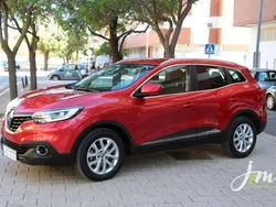 Rojo Usado 2016 Renault Kadjar Zen SUV | 15.499 € (Un poco caro)