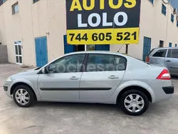 Gris / plata Usado 2004 Renault Mégane II Dynamique Berlina | 2900 € (Precio justo)