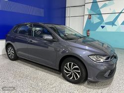Gris / plata Usado 2023 VW Polo Life Berlina | 16.995 € (Buen precio)