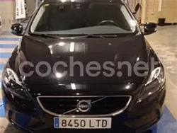 Negro Usado 2016 Volvo V40 Momentum Familiar | 12.700 € (Precio justo)
