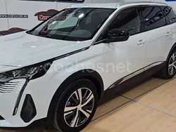 Blanco Usado 2022 Peugeot 5008 Allure Monovolumen | 26.800 € (Caro)