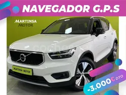 Blanco Usado 2021 Volvo XC40 Momentum SUV | 29.300 € (Un poco caro)