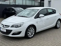 Blanco Usado 2013 Opel Astra Selective Berlina | 5290 € (Buen precio)