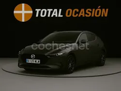 Gris Usado 2023 Mazda 3 Exclusive-Line Berlina | 31.990 € (Caro)