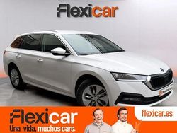 Blanco Usado 2023 Skoda Octavia Ambition Familiar | 22.990 € (Buen precio)
