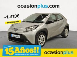Gris / plata Usado 2024 Toyota Aygo Play Utilitario | 14.650 € (Precio justo)