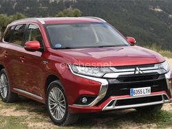 Rojo Usado 2021 Mitsubishi Outlander P-HEV Motion SUV | 21.500 € (Buen precio)