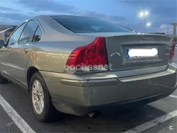 Gris / plata Usado 2006 Volvo S60 Momentum Berlina | 3500 € (Buen precio)