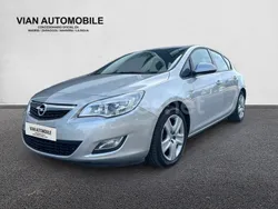 Blanco Usado 2012 Opel Astra Selective Berlina | 8490 € (Precio justo)