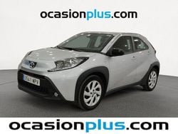 Gris Usado 2024 Toyota Aygo Play Utilitario | 13.455 € (Precio justo)