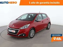 Rojo Usado 2018 Peugeot 208 Allure Utilitario | 9799 € (Precio justo)