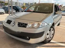 Gris / plata Usado 2004 Renault Mégane II Authentique Berlina | 2990 € (Precio justo)