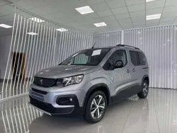 Gris Usado 2021 Peugeot Rifter Style Monovolumen | 22.990 € (Caro)
