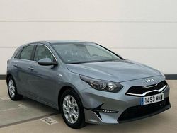 Gris Usado 2024 Kia Ceed Berlina | 18.800 € (Precio justo)