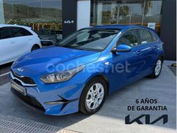 Azul Usado 2024 Kia Ceed Berlina | 18.100 € (Precio justo)