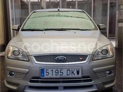 Gris / plata Usado 2005 Ford Focus Sport Berlina | 7999 €