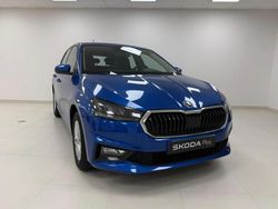 Azul Nuevo 2025 Skoda Fabia Selection | 19.990 € (Precio justo)
