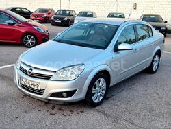Gris / plata Usado 2011 Opel Astra Edition Berlina | 2800 € (Super precio)