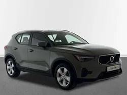 Verde Usado 2024 Volvo XC40 Core SUV | 33.900 € (Precio justo)
