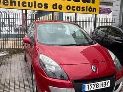 Rojo Usado 2011 Renault Scénic III Dynamique Monovolumen | 7490 € (Precio justo)