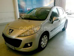 Gris / plata Usado 2010 Peugeot 207 Berlina | 3890 € (Buen precio)