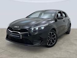 Negro Usado 2024 Kia Ceed Style Berlina | 21.495 € (Buen precio)