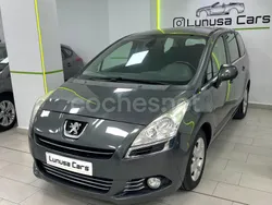 Gris / plata Usado 2012 Peugeot 5008 Active Monovolumen | 7990 € (Precio justo)