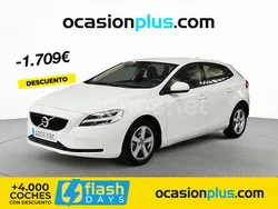 Blanco Usado 2017 Volvo V40 Momentum Familiar | 18.800 € (Caro)