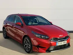 Rojo Usado 2024 Kia Ceed | 22.500 € (Un poco caro)