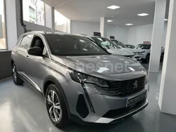 Gris / plata Usado 2023 Peugeot 5008 Allure Monovolumen | 23.990 € (Precio justo)