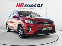 Rojo Usado 2022 Kia Stonic SUV | 15.250 € (Precio justo)
