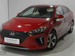 Fiery red Usado 2020 Hyundai Ioniq Style Berlina | 17.000 €